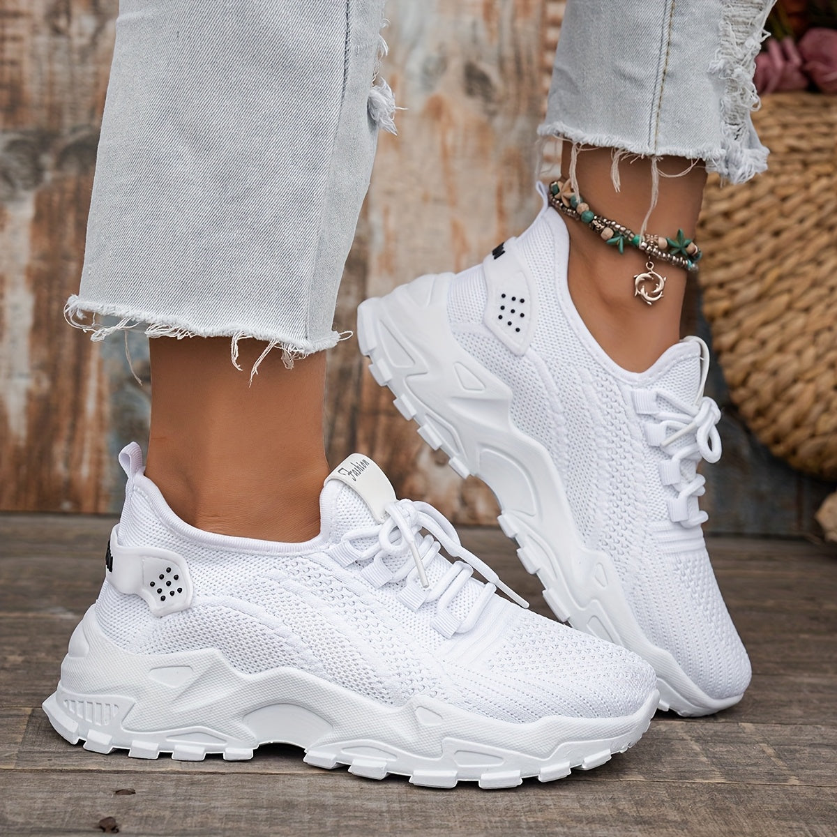 Ladies' White Sports Shoes Feature Breathable Mesh Uppers And Thick Soles. Designed As Casual Lace - Up Outdoor Footwear, These Lightweight Low - Top Shoes Come With An Added Bonus: They Are Available In Plus Sizes.