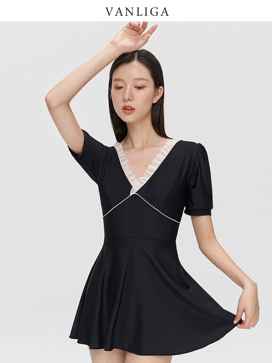 Vanliga Slim-Fit One-Piece Swimsuit